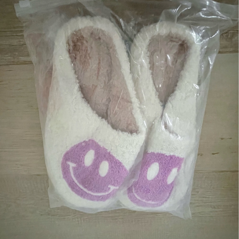 Smiley Slipers - Picture 2 of 3